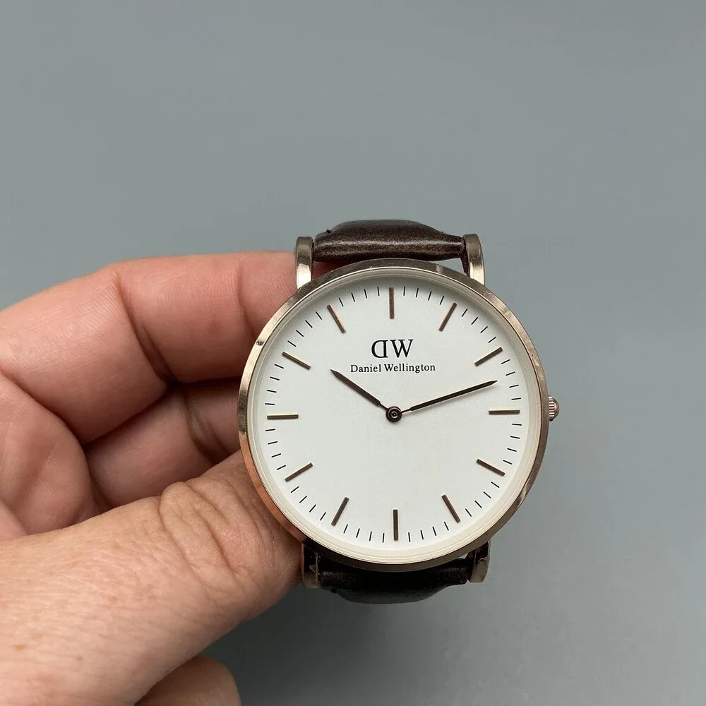 Daniel Wellington Classic Mens Watch 40mm Rose Gold Tone Leather New Battery